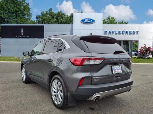 2022 Ford Escape Titanium Hybrid
