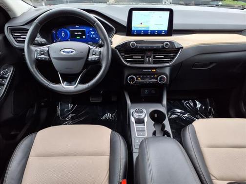 2022 Ford Escape Titanium Hybrid
