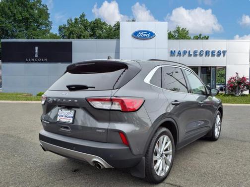 2022 Ford Escape Titanium Hybrid