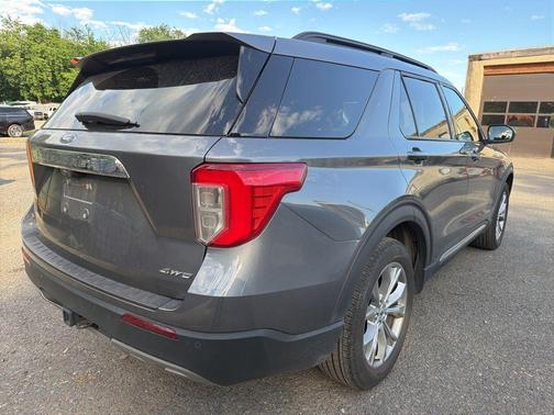 Gray Metallic 2023 Ford Explorer XLT