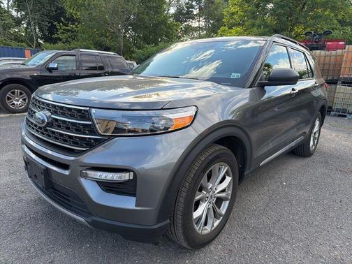 Gray Metallic 2023 Ford Explorer XLT