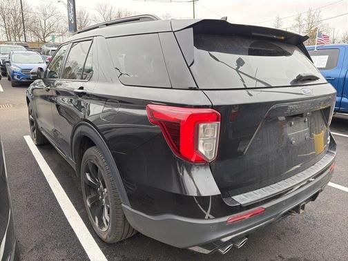 Agate Black Metallic 2022 Ford Explorer ST