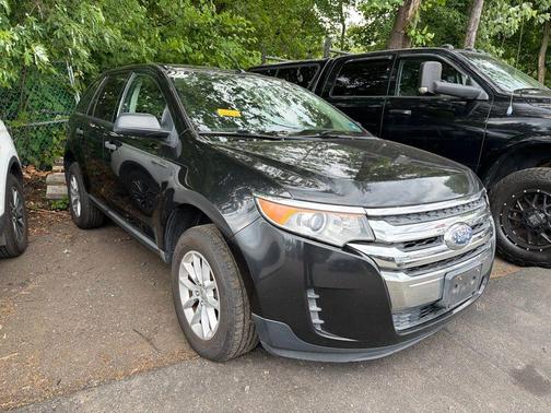 Tuxedo Black Metallic 2014 Ford Edge SE