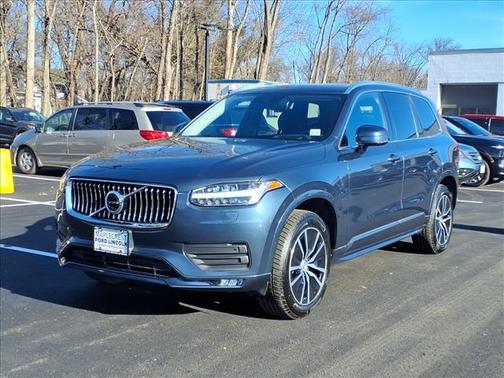 2020 Volvo XC90 T5 Momentum 7 Passenger