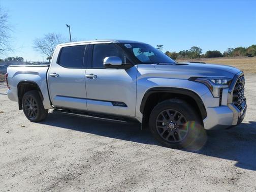 2023 Toyota Tundra Hybrid Platinum