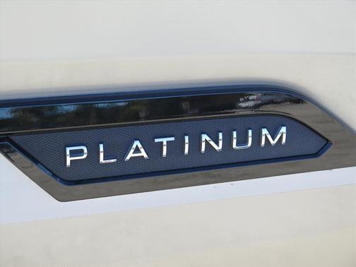 2023 Toyota Tundra Hybrid Platinum