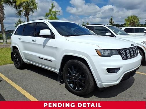 Bright White Clearcoat 2018 Jeep Grand Cherokee Altitude