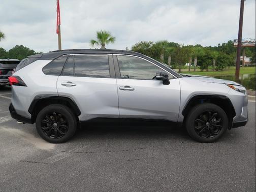 2023 Toyota RAV4 Hybrid SE