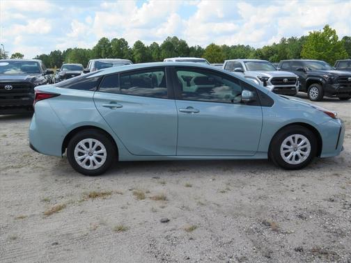 2021 Toyota Prius LE