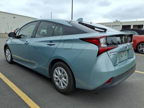 2021 Toyota Prius LE
