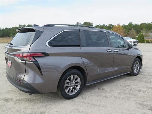 2022 Toyota Sienna XLE