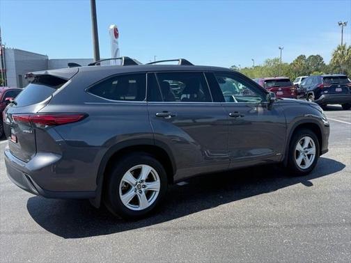 2022 Toyota Highlander Hybrid LE