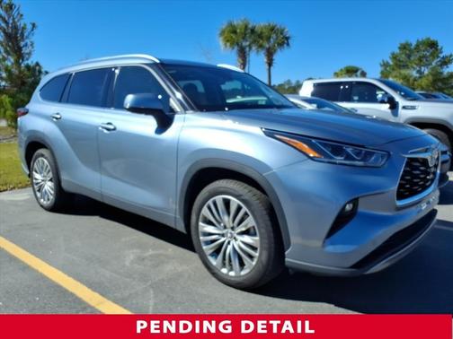 2022 Toyota Highlander Hybrid Platinum