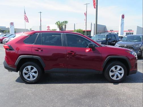 2022 Toyota RAV4 LE