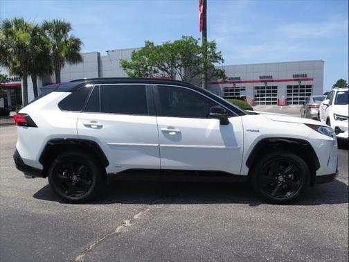 2020 Toyota RAV4 Hybrid SE