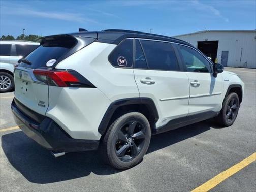 2020 Toyota RAV4 Hybrid SE