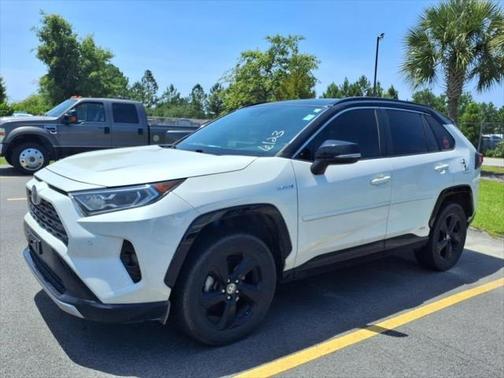 2020 Toyota RAV4 Hybrid SE