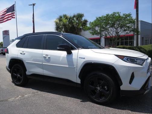 2020 Toyota RAV4 Hybrid SE