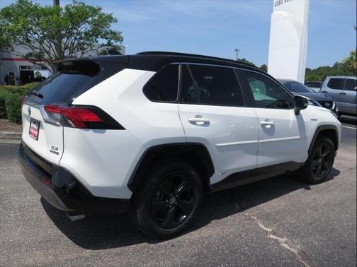 2020 Toyota RAV4 Hybrid SE