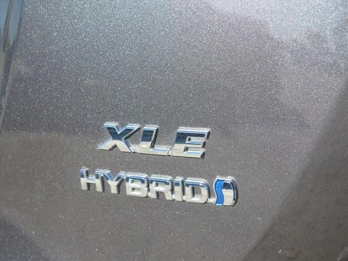 2017 Toyota RAV4 Hybrid XLE