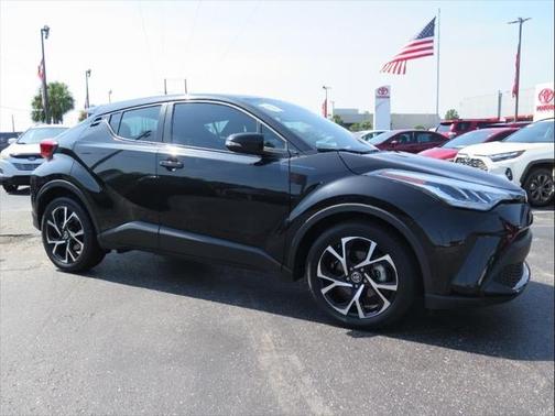 2022 Toyota C-HR XLE