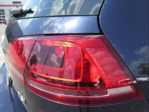 2016 Volkswagen Golf SportWagen TSI SE 4-Door