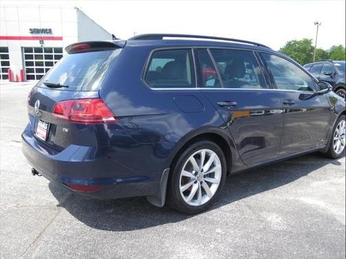2016 Volkswagen Golf SportWagen TSI SE 4-Door