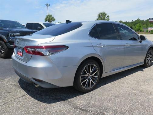 Celestial Silver Metallic 2021 Toyota Camry XLE