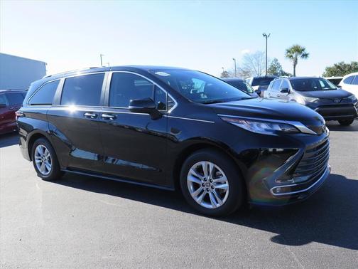 2024 Toyota Sienna Limited 7 Passenger