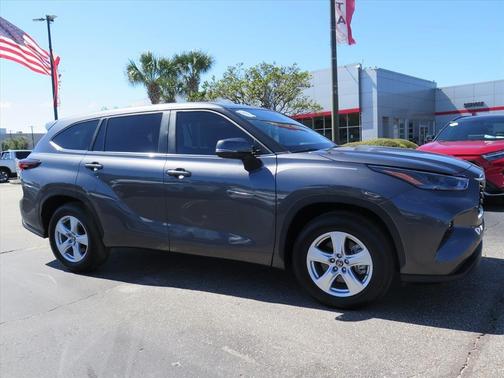 2024 Toyota Highlander LE