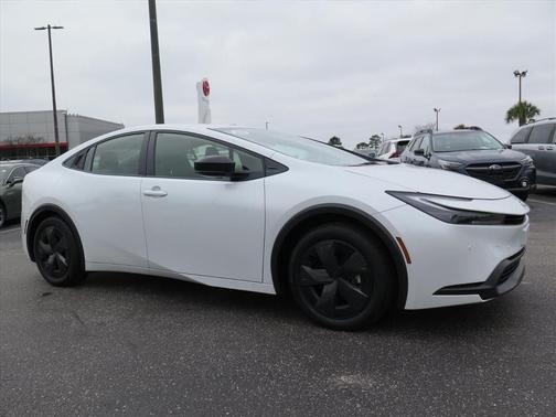 2025 Toyota Prius LE