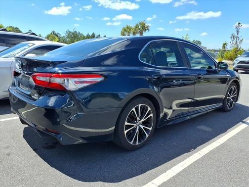 Aqua 2018 Toyota Camry Hybrid SE
