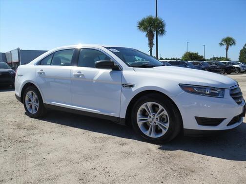 2016 Ford Taurus SE