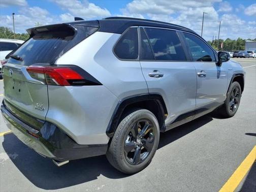 2019 Toyota RAV4 Hybrid SE