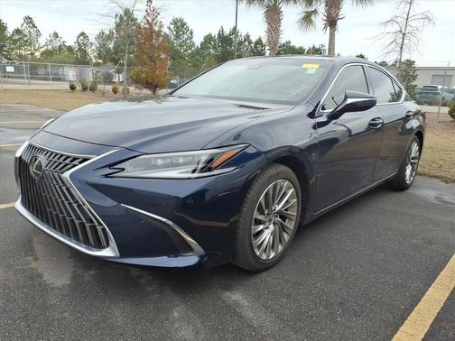 2023 Lexus ES 300h Ultra Luxury