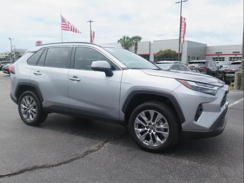 2022 Toyota RAV4 XLE Premium
