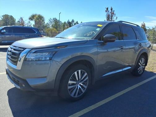 2022 Nissan Pathfinder Platinum