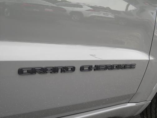 Sting-Gray Clearcoat 2021 Jeep Grand Cherokee Laredo