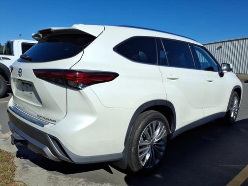 2021 Toyota Highlander Platinum