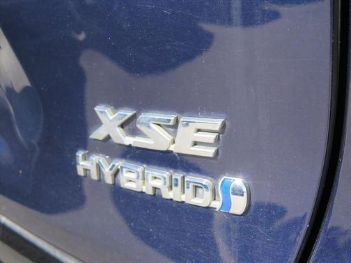 2019 Toyota RAV4 Hybrid SE