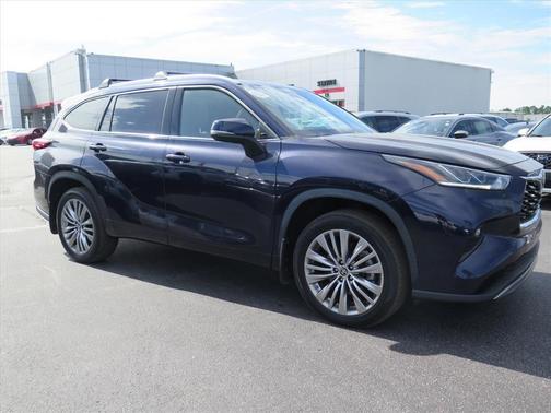 2022 Toyota Highlander Platinum
