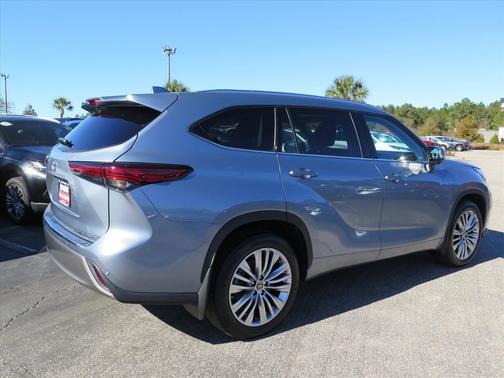 2023 Toyota Highlander Platinum