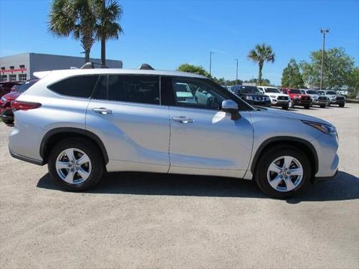 2020 Toyota Highlander LE