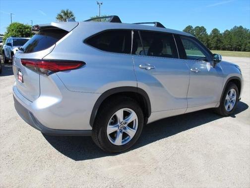 2020 Toyota Highlander LE