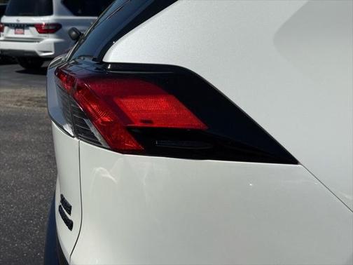 2021 Toyota RAV4 Hybrid SE