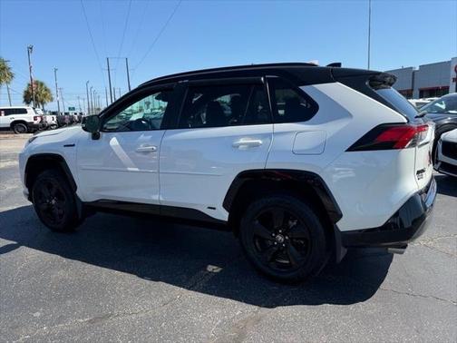 2021 Toyota RAV4 Hybrid SE