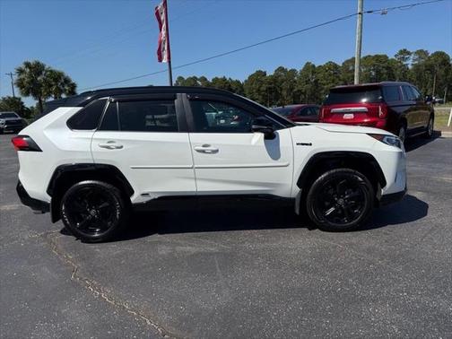 2021 Toyota RAV4 Hybrid SE