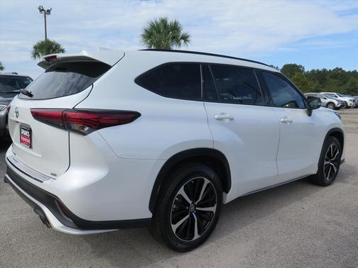 2022 Toyota Highlander XSE