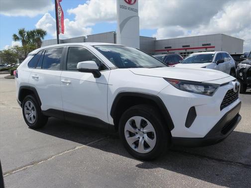 2022 Toyota RAV4 LE