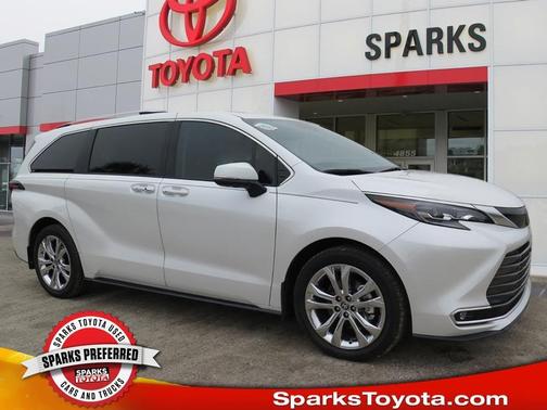 2024 Toyota Sienna Platinum